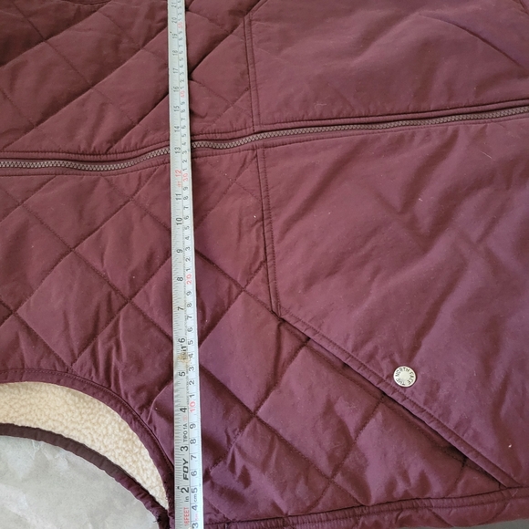 The North Face WomensQuilted Maroon Vest - Picture 5 of 6